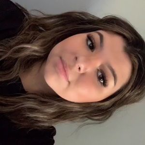 Meet your Posher, Olivia